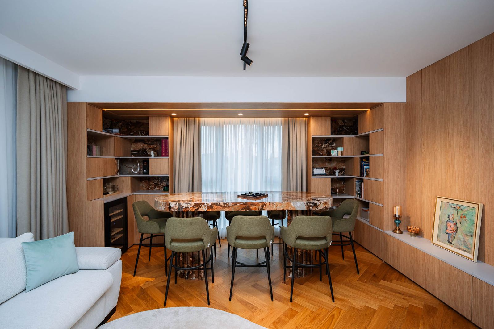 Mobilier living la comandă cu zonă de dining